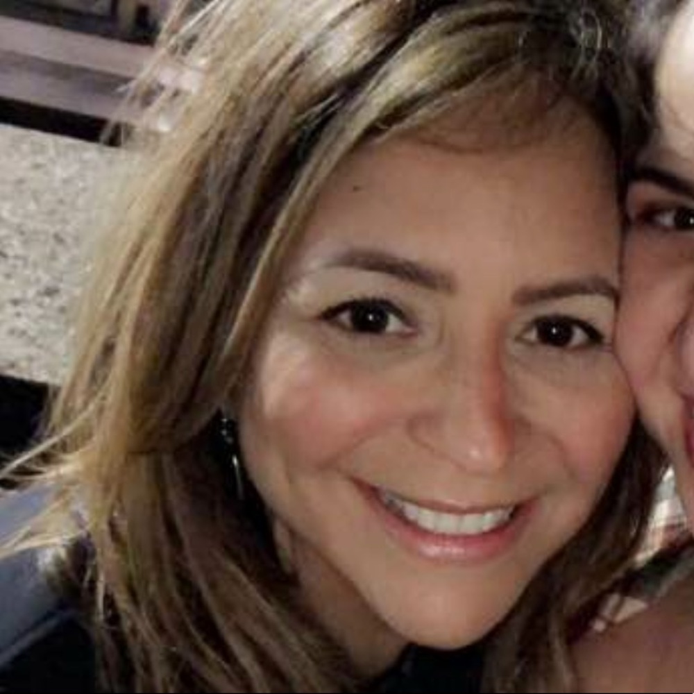 Meet your Posher, Yvette